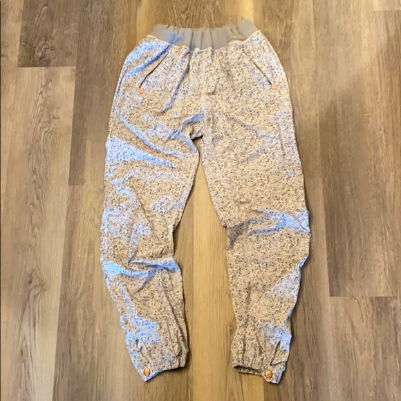 lululemon - Picture 1 of 2